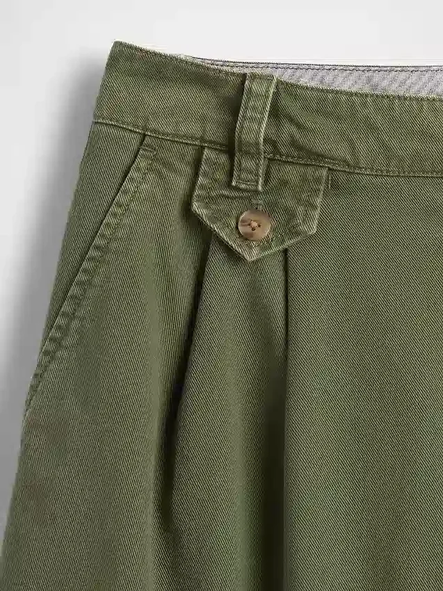 6" šortky s plisováním ze kepru se středně vysokým pasem