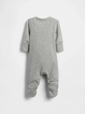 Baby First Favorites – jednodílný overal s nožičkami z jemného žebrovaného úpletu