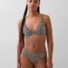 Bikiny s balkónovým střihem