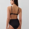 Bikiny s balkónovým střihem