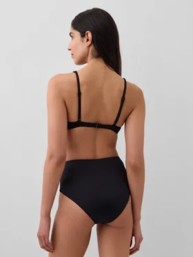 Bikiny s balkónovým střihem