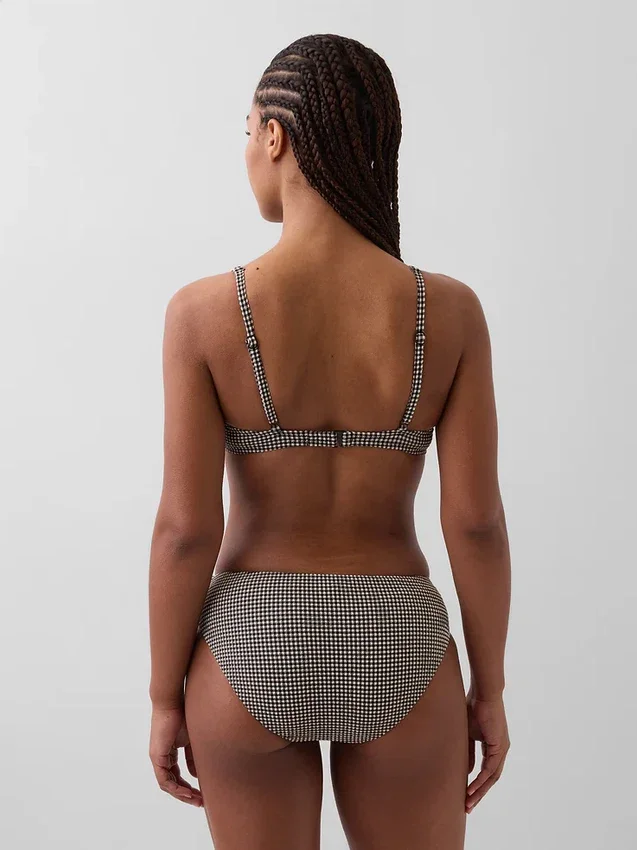 Bikiny s balkónovým střihem