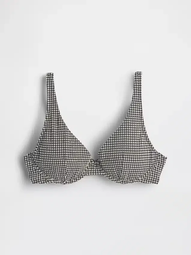 Bikiny s balkónovým střihem