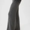 CashSoft Shaker-Stitch Svetr s proplétaným vzorem v kombinaci s kalhotami