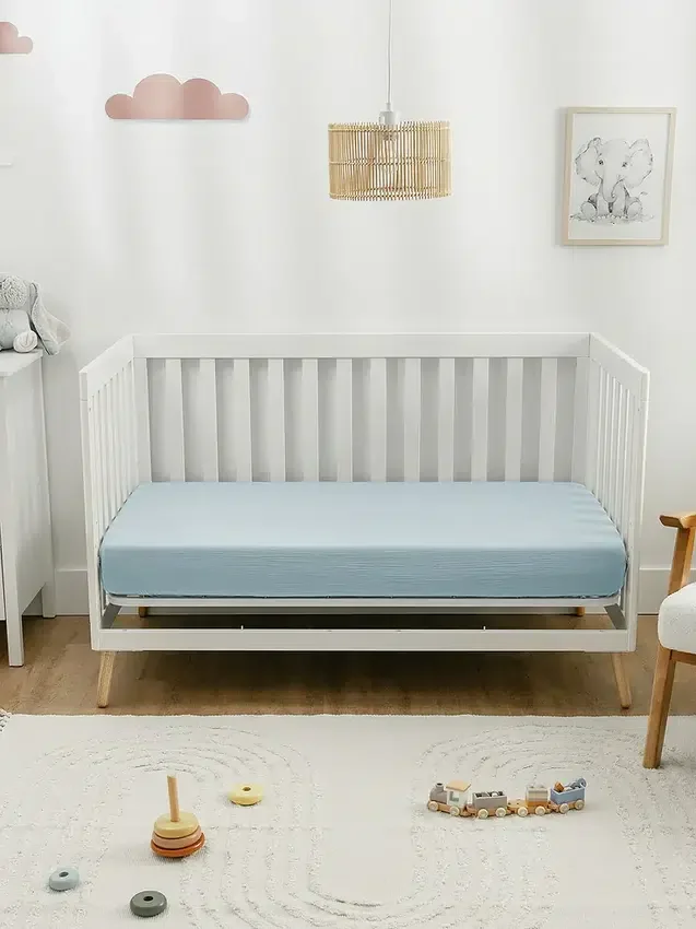 Comfy Cubs mušelínové napínací prostěradlo do postýlky