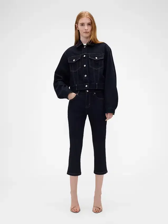Džíny GAP × Victoria Beckham s nízkým pasem v délce capri
