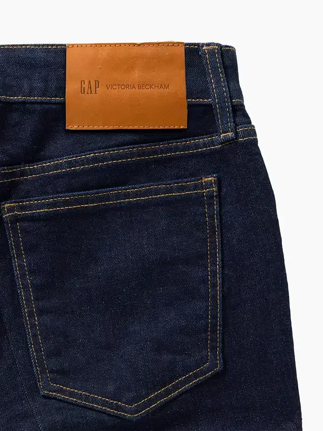 Džíny GAP × Victoria Beckham s nízkým pasem v délce capri