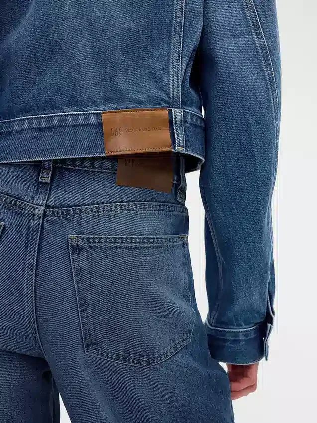 Džíny GAP × Victoria Beckham s vysokým pasem a obloukovým střihem