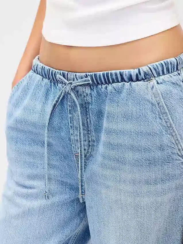 Džíny s nízkým pasem, ultrajemné a volné ve stylu 90. let