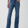 Džíny s středním pasem a volným střihem typu bootcut