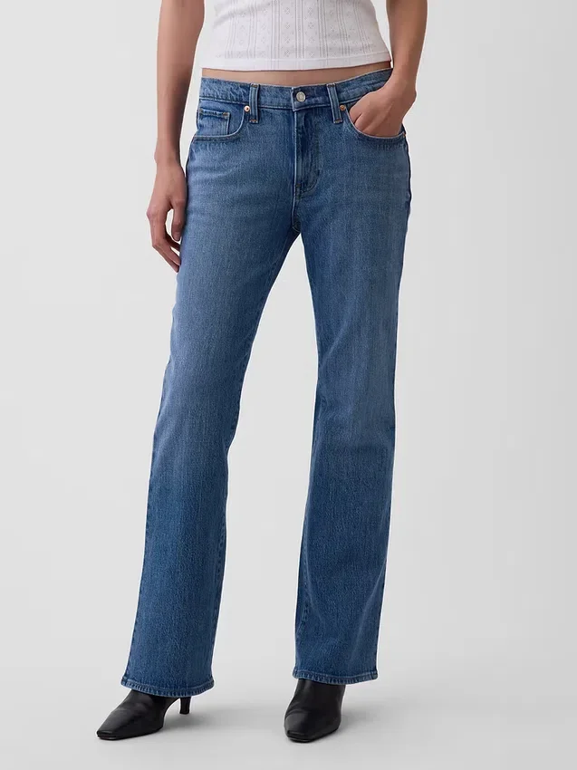 Džíny s středním pasem a volným střihem typu bootcut