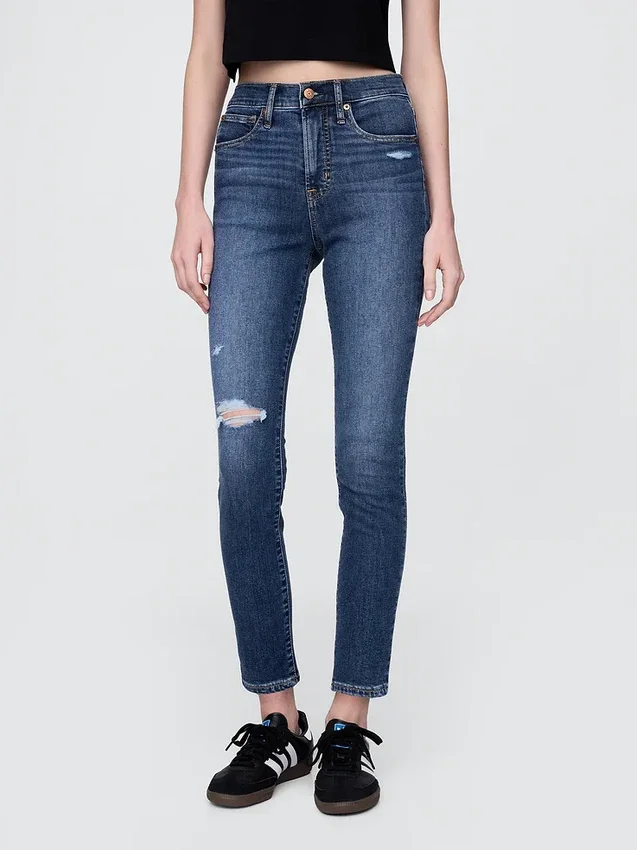 Džíny s vysokým pasem a úzkým střihem