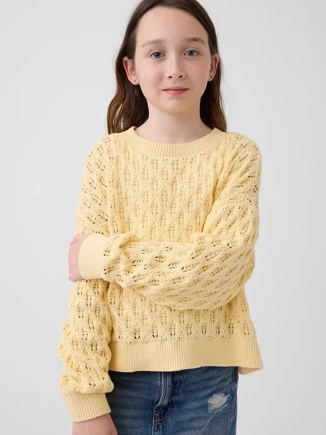 Dětský háčkovaný svetr s kulatým výstřihem v oversized střihu
