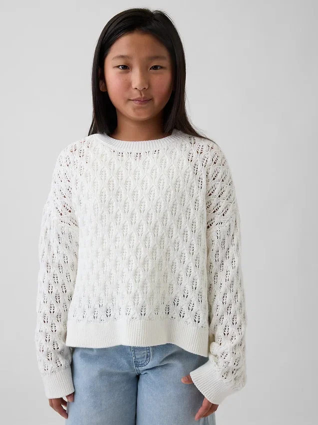 Dětský háčkovaný svetr s kulatým výstřihem v oversized střihu