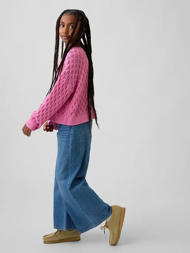 Dětský háčkovaný svetr s kulatým výstřihem v oversized střihu