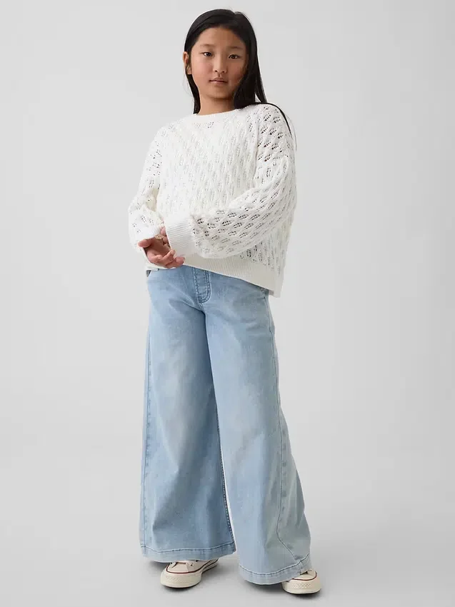 Dětský háčkovaný svetr s kulatým výstřihem v oversized střihu