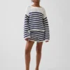 Dětský háčkovaný svetr s pruhy v oversized střihu