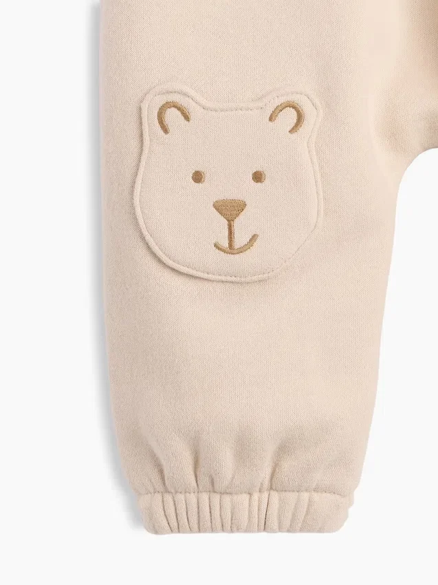 Dětské joggery Vintagesoft s nášivkami Brannan Bear na kolenou