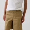 Dětské moderní uniformní šortky v barvě khaki
