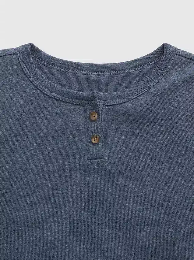 Dětská pyžamová souprava z organické bavlny s tričkem s výstřihem Henley