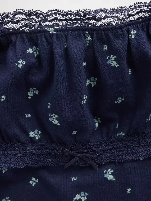 Dětská top s volánkovými rukávy a krajkovým lemem