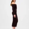 Elastické midi svetrové šaty s odhalenými rameny z materiálu CashSoft