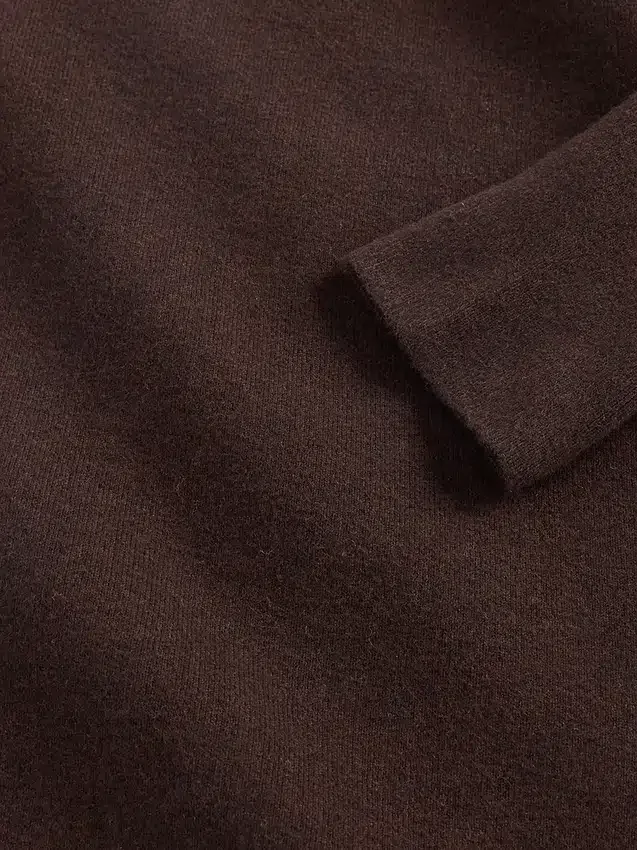 Elastické midi svetrové šaty s odhalenými rameny z materiálu CashSoft