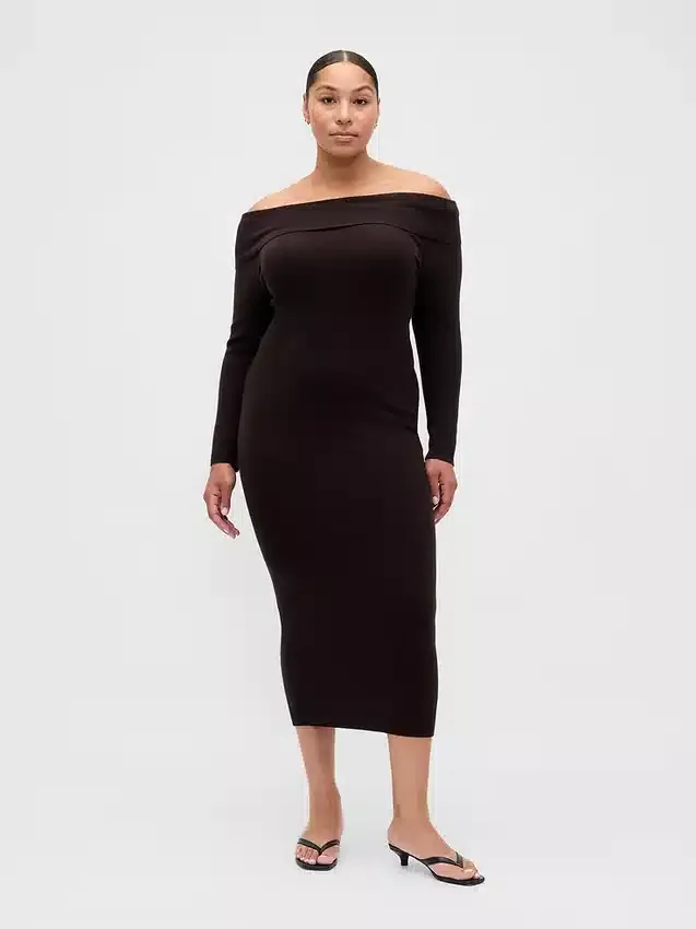 Elastické midi svetrové šaty s odhalenými rameny z materiálu CashSoft