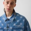 GAP × Awake NY Oversized džínová bunda s ikonickým puntíkovaným vzorem