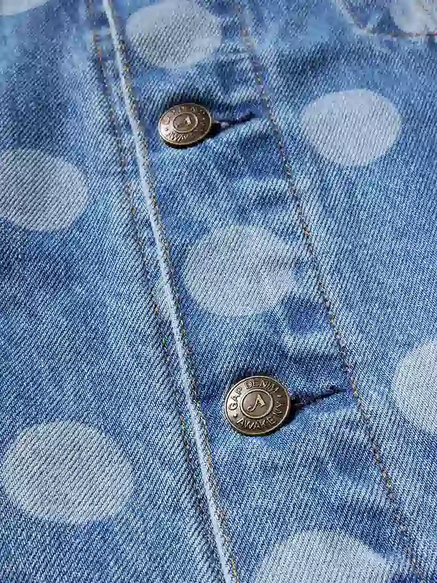 GAP × Awake NY Oversized džínová bunda s ikonickým puntíkovaným vzorem
