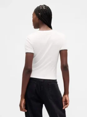 Gap × Disney: Moderní tričko s úzkým střihem „Tim Burton’s The Nightmare Before Christmas“