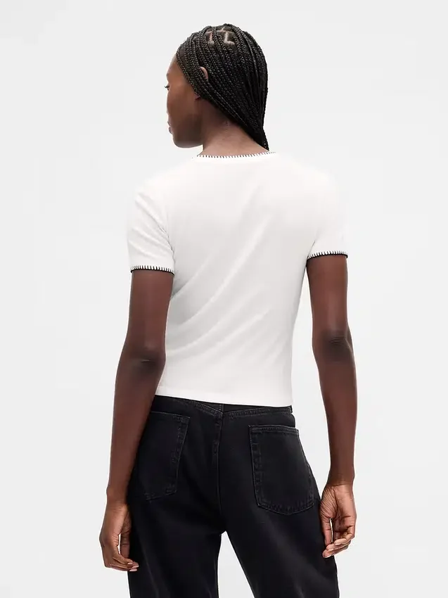 Gap × Disney: Moderní tričko s úzkým střihem „Tim Burton’s The Nightmare Before Christmas“