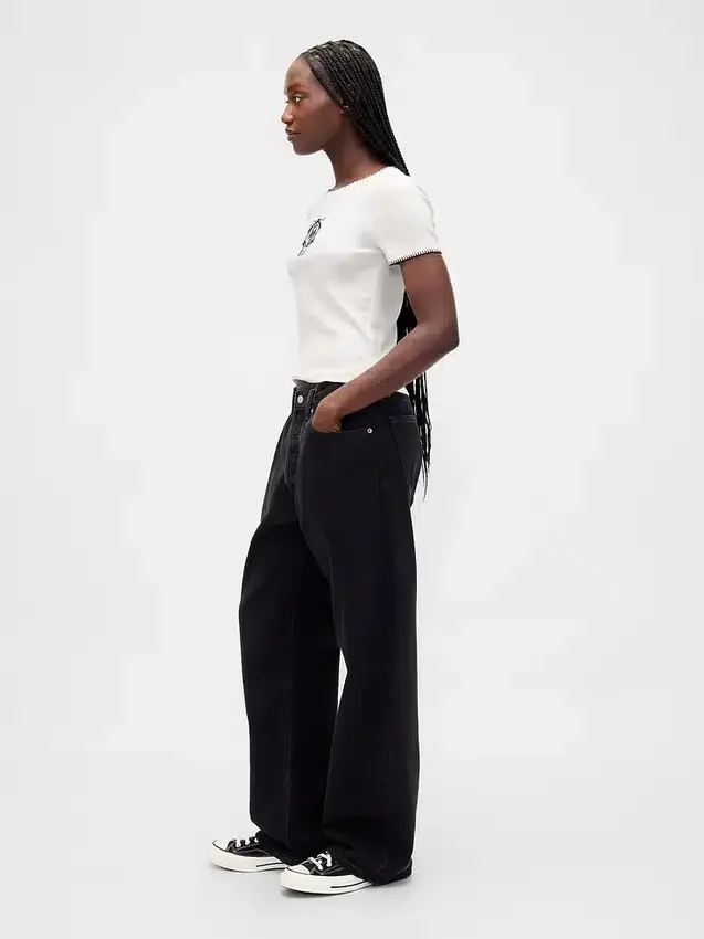 Gap × Disney: Moderní tričko s úzkým střihem „Tim Burton’s The Nightmare Before Christmas“