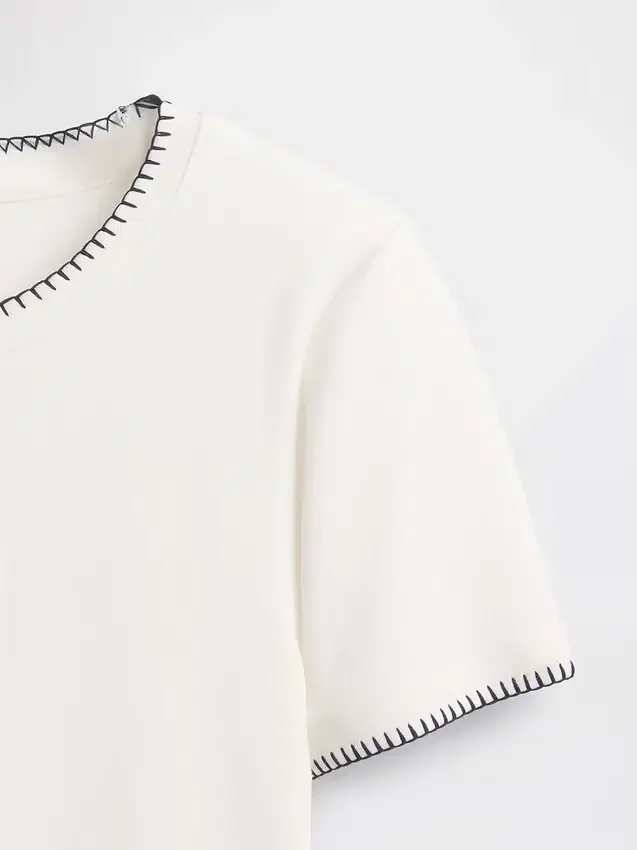 Gap × Disney: Moderní tričko s úzkým střihem „Tim Burton’s The Nightmare Before Christmas“