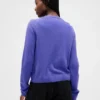 GAP × Disney: Tim Burton – Noční můra před Vánocemi – svetr CashSoft s lebkou