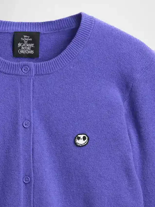 GAP × Disney: Tim Burton – Noční můra před Vánocemi – svetr CashSoft s lebkou