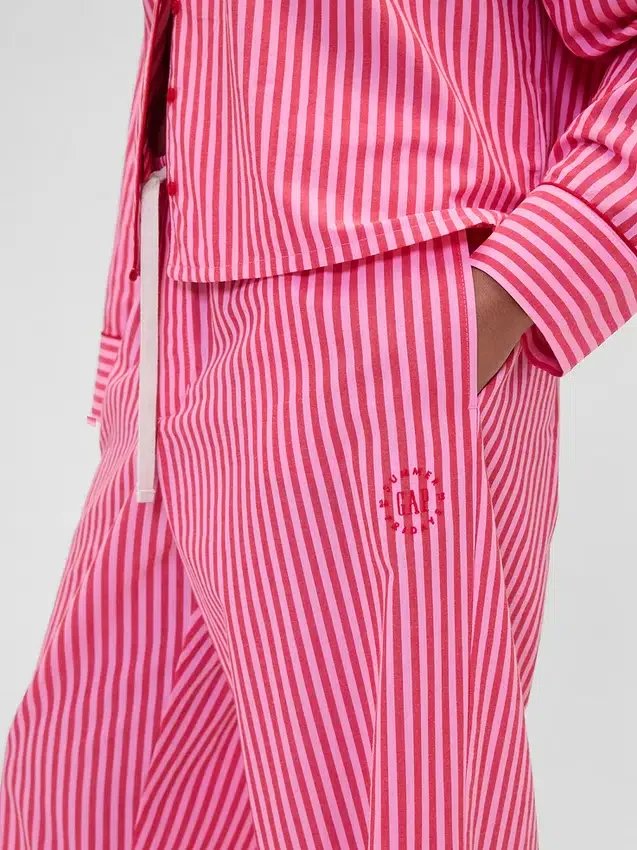 GAP × Summer Fridays Pyžamové kalhoty z popelínové tkaniny s pruhy v uvolněném střihu