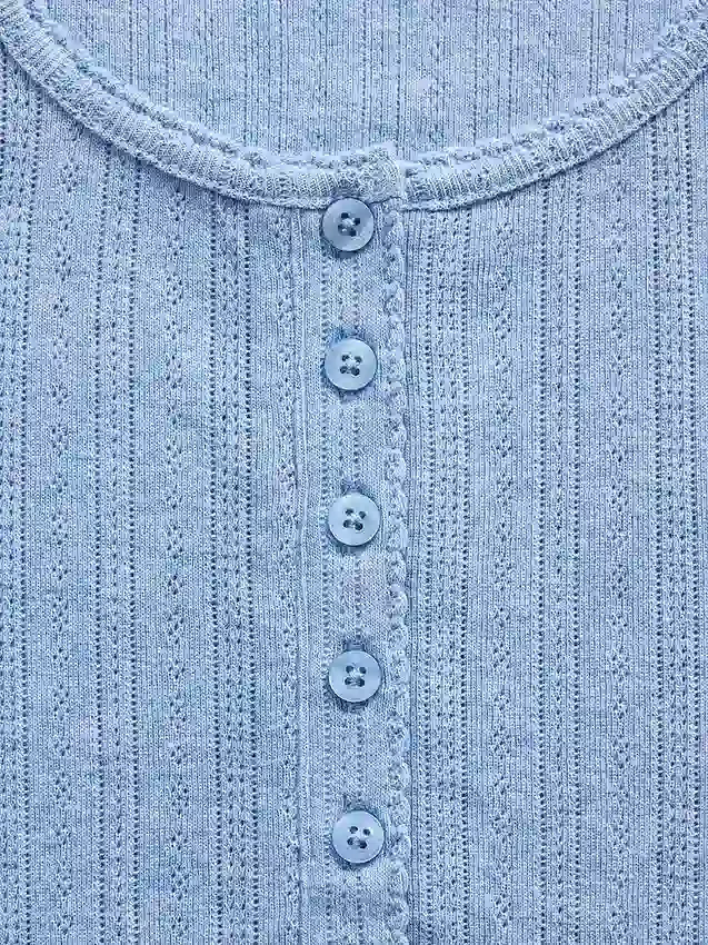 GAP × Summer Fridays Pyžamová košile s výstřihem typu Henley a vzorem Pointelle