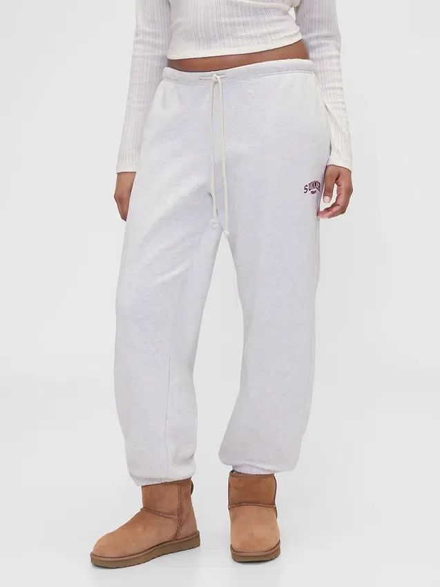 GAP × Summer Fridays Těžké volné joggery s logem