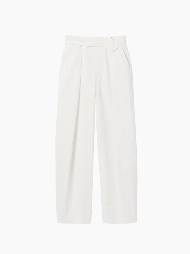 GAP × Victoria Beckham – kalhoty s vysokým pasem a plisovaným obloukem