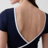 GapFit Smooth oboustranný zkrácený top s překříženým výstřihem