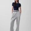 GapFit Smooth oboustranný zkrácený top s překříženým výstřihem