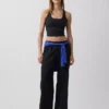 GapFit Tech – volné kalhoty s nízkým pasem
