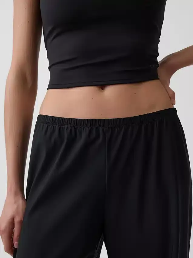 GapFit Tech – volné kalhoty s nízkým pasem