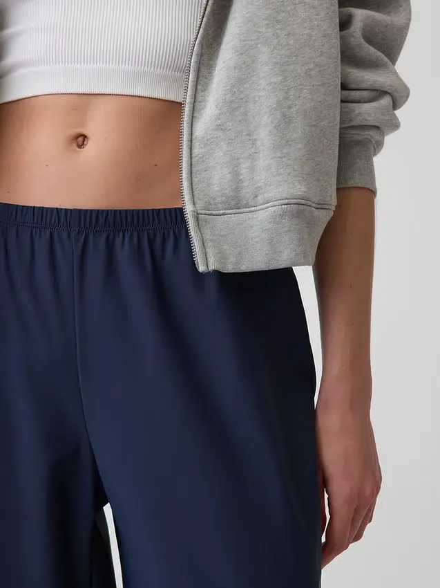 GapFit Tech – volné kalhoty s nízkým pasem