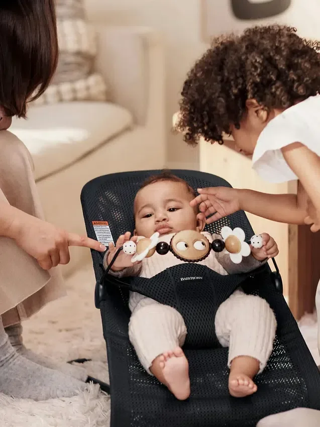 Houpací lehátko BabyBjörn s hračkou Googly Eyes