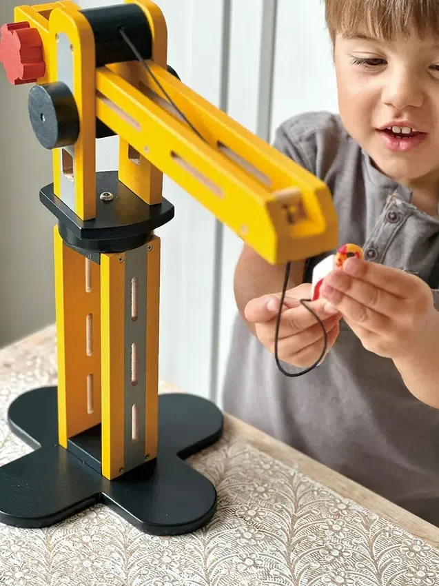Hračka pro batolata „Little Builder“ – žlutý jeřáb