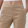 Khaki kalhoty s nízkým pasem a rozšířenými nohavicemi