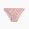 Krajkové bikiny typu „cheeky“