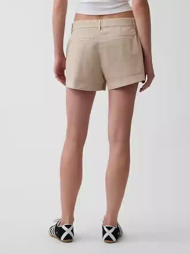 Krátké šortky khaki se středně vysokým pasem